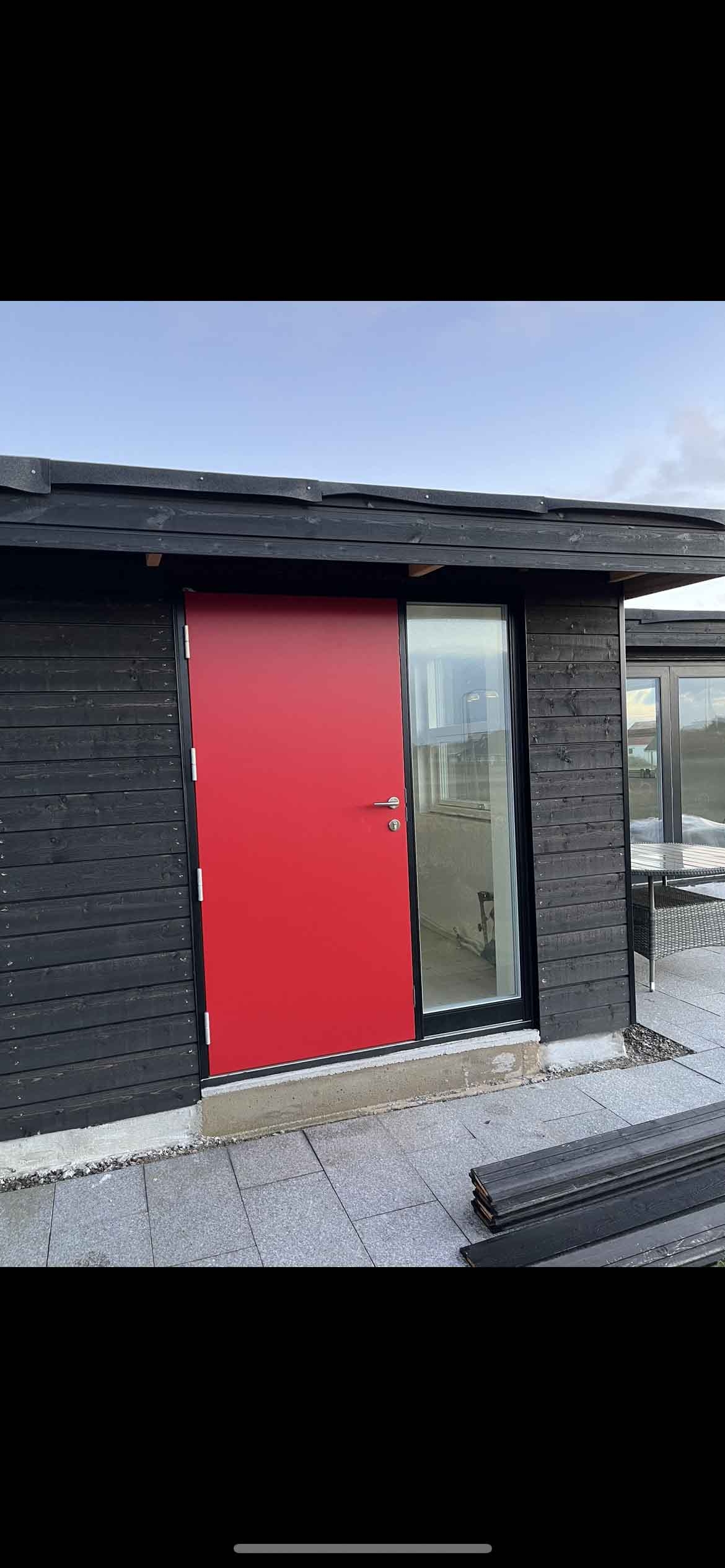 Udskiftning af døre og vinduer på hus i Thisted